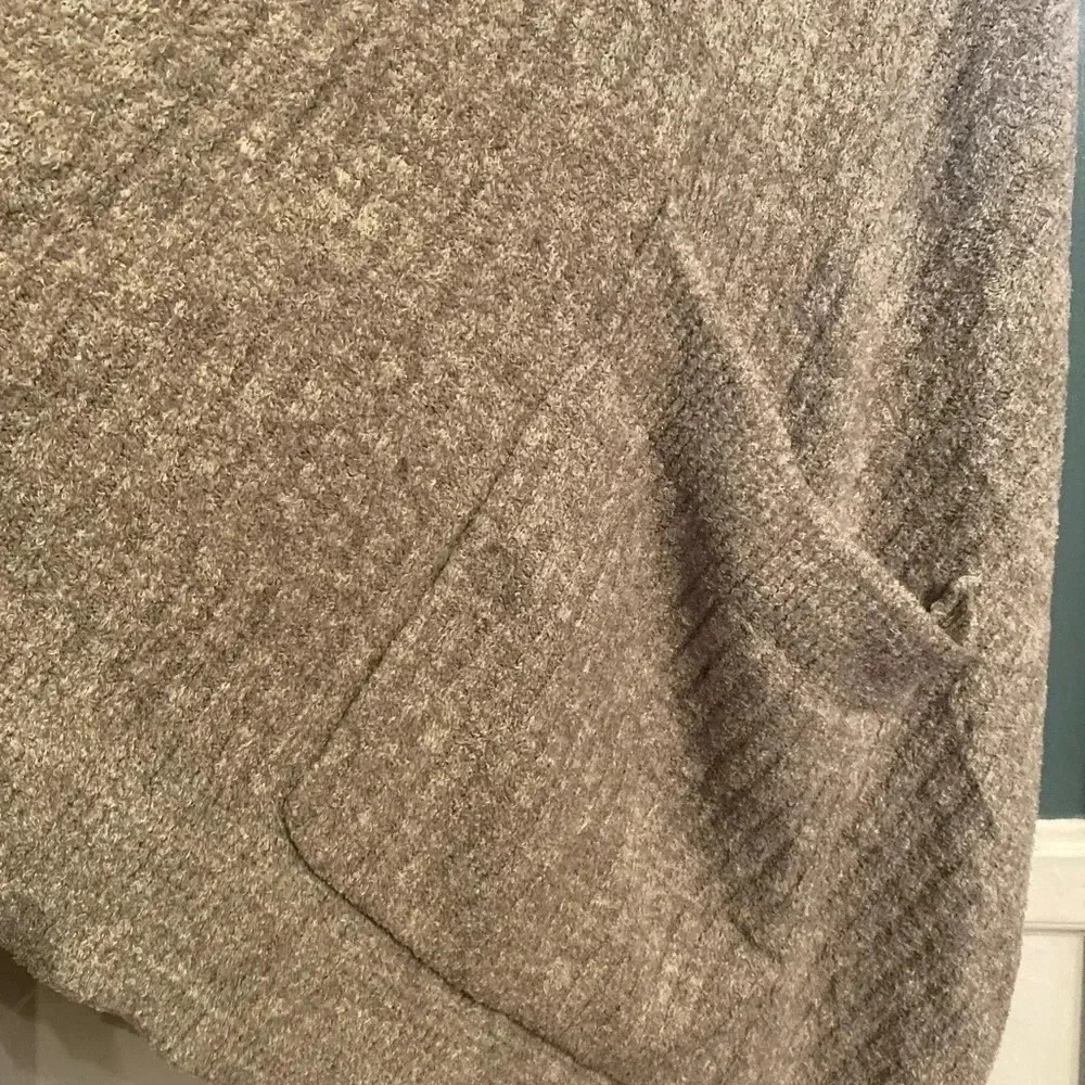 Barefoot Dreams cozy chic lite travel shawl blanket wrap sweater gray one size - Picture 4 of 5